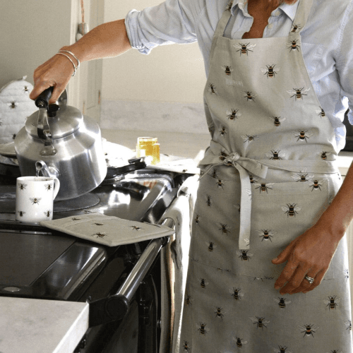 Image showing the Bees Apron, 72 x 90cm product.