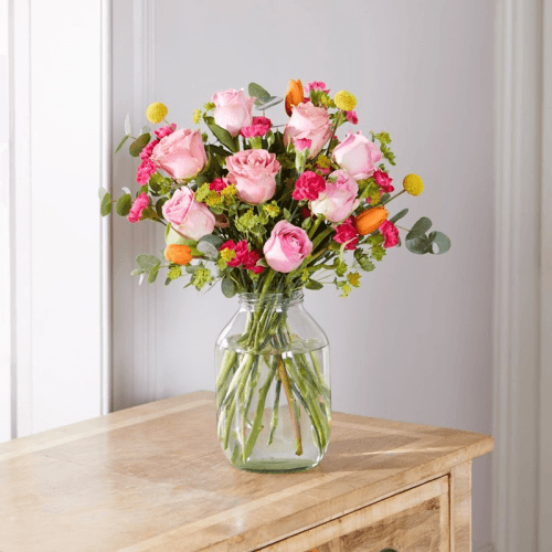 Image showing the Lux Letterbox flower subscription, 6 months product.