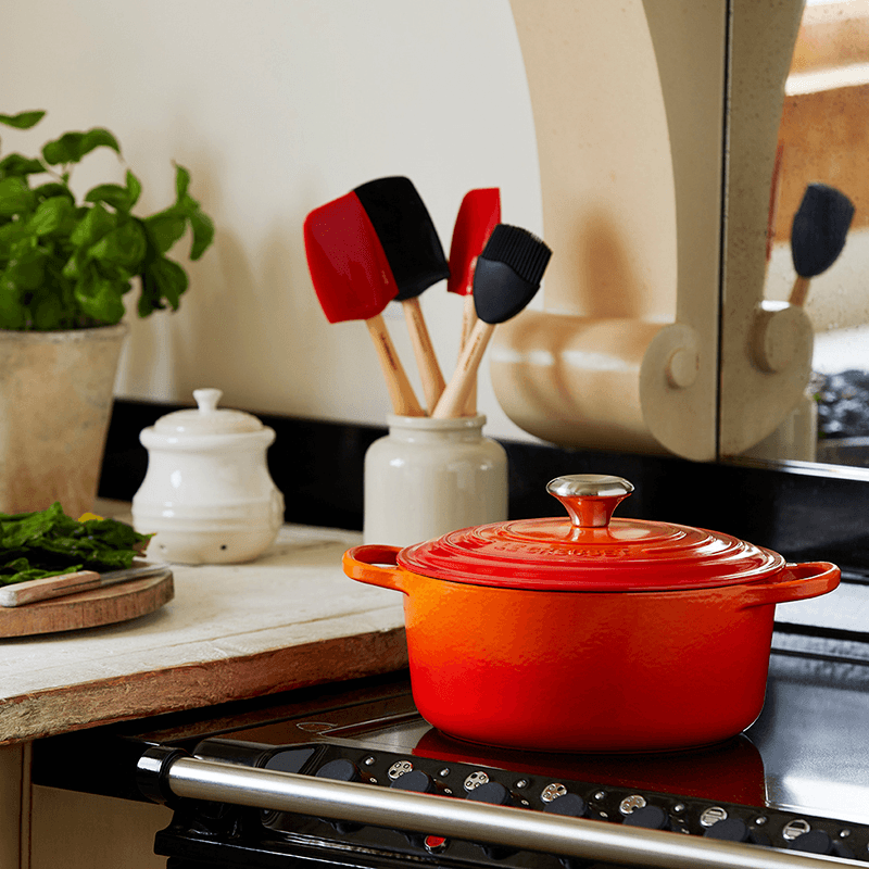 Signature Cast Iron Round casserole, 24cm - 4.2 litre, Volcanic