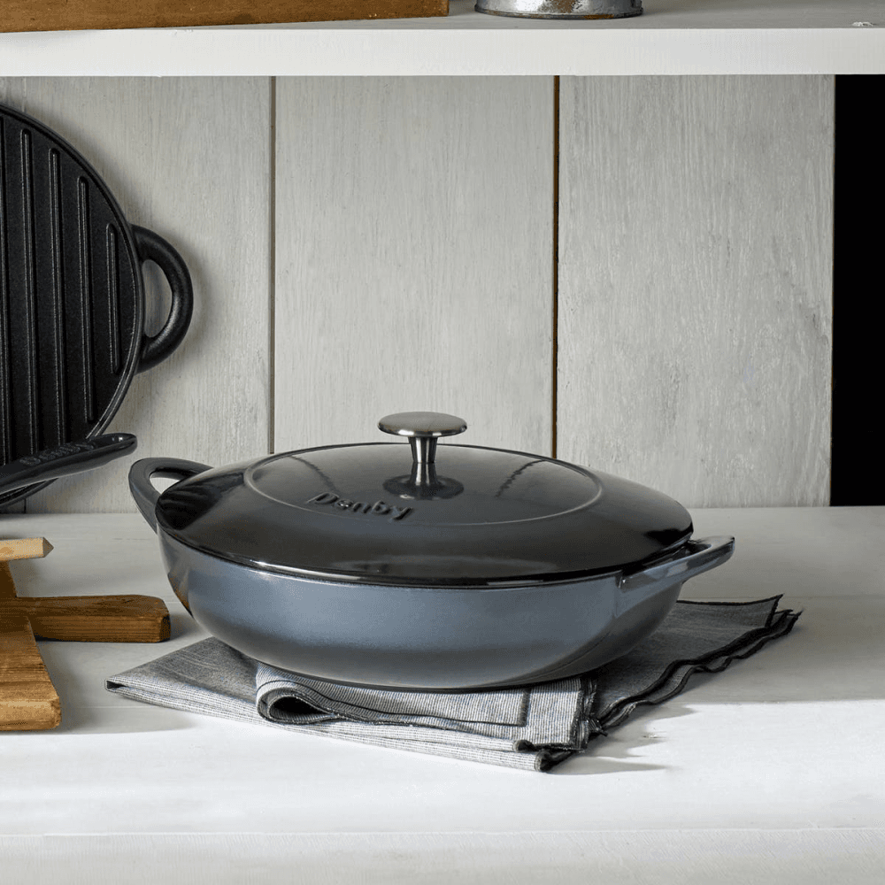 Halo Shallow casserole dish, 30cm, Cast Iron