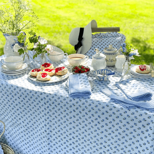 Image showing the Ditsy Tablecloth, 150 x 350cm, Blue product.