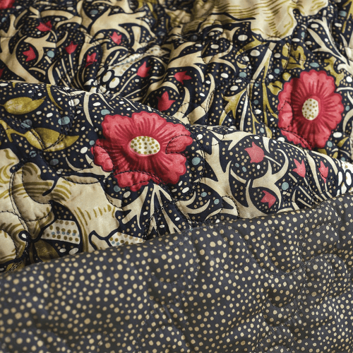 Image showing the Morris Seaweed Super king size duvet cover, L220 x W260cm, Black product.