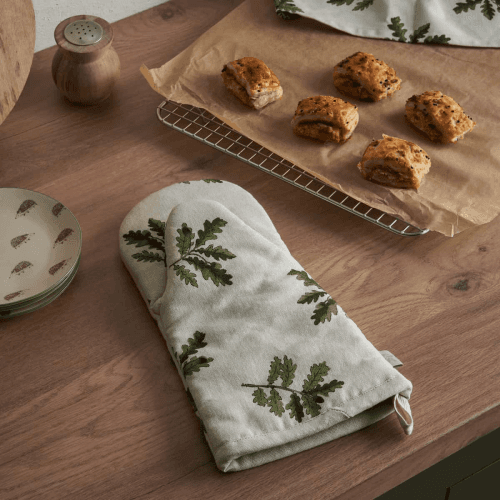 Image showing the Acorn &  Oak Oven Mitt, H31 x W17cm, Natural product.