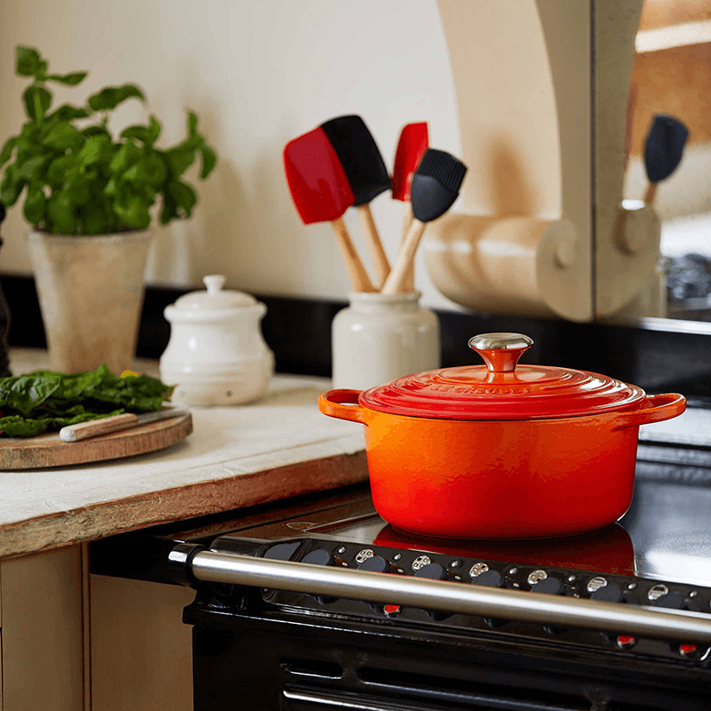 Signature Cast Iron Round casserole, 28cm - 6.7 litre, Volcanic
