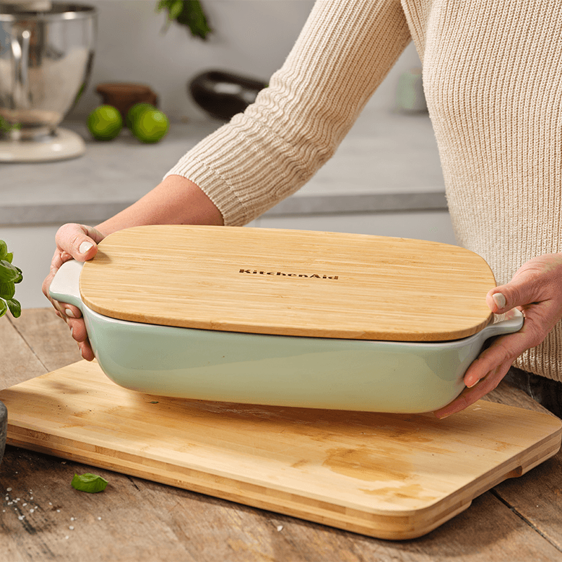 Stoneware Dish with Bamboo Lid, 26cm, Pistachio