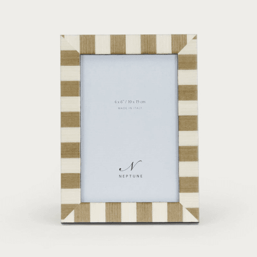 Image showing the Montpellier Photo Frame, 4 x 6", Brown product.