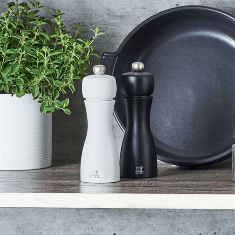 Tahiti Salt and pepper mill, 15cm, black and white
