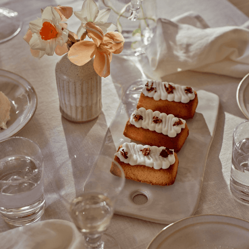Clovelly Serving Board, 18cm, Reactive White