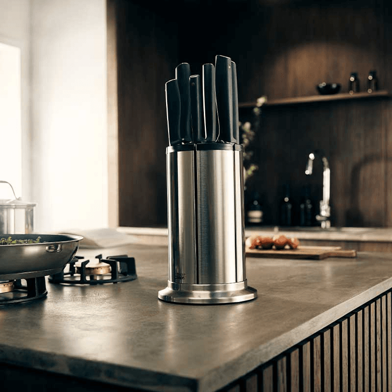 Elevate Steel Knives Carousel, Steel
