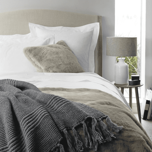 Image showing the Savoy - 400 Thread Count Egyptian Cotton Square oxford pillowcase, 65 x 65cm, White product.