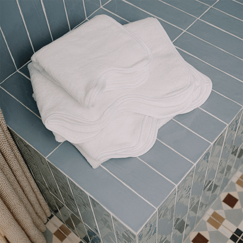Amelia Scalloped Classic Towel Bundle, White