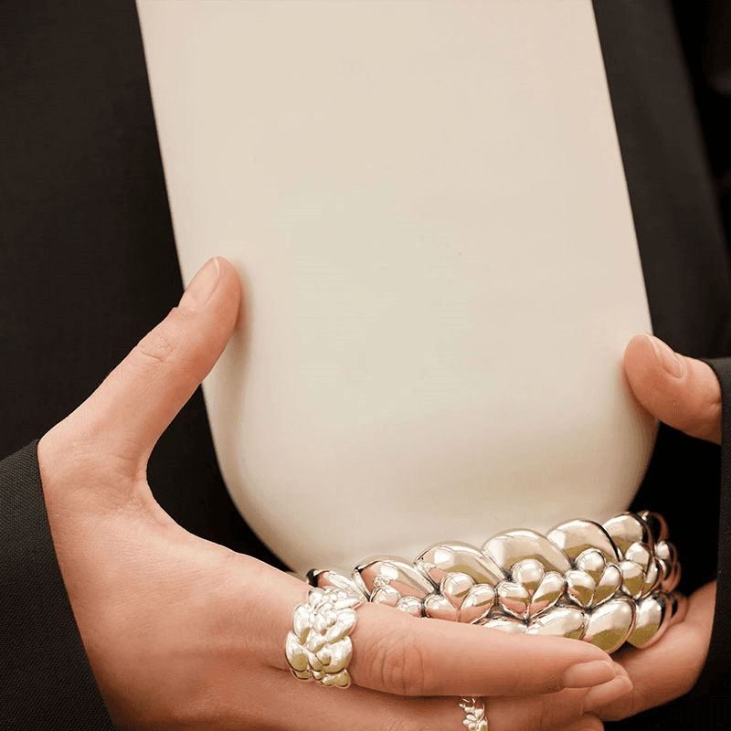 Babylone Vase, H19 x D11.5cm, White & Silver
