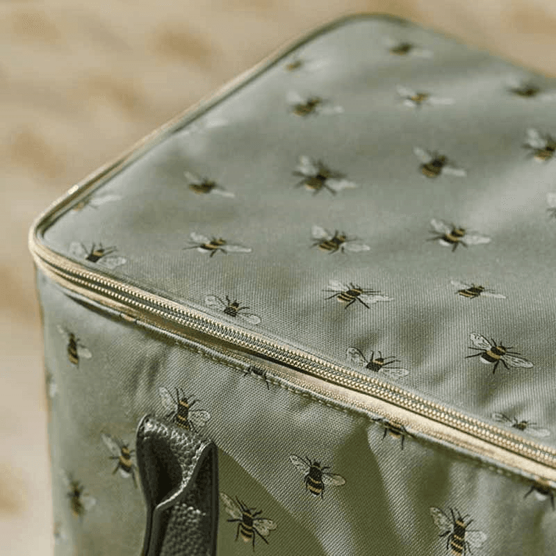 Bees Picnic Bag, Pale Green