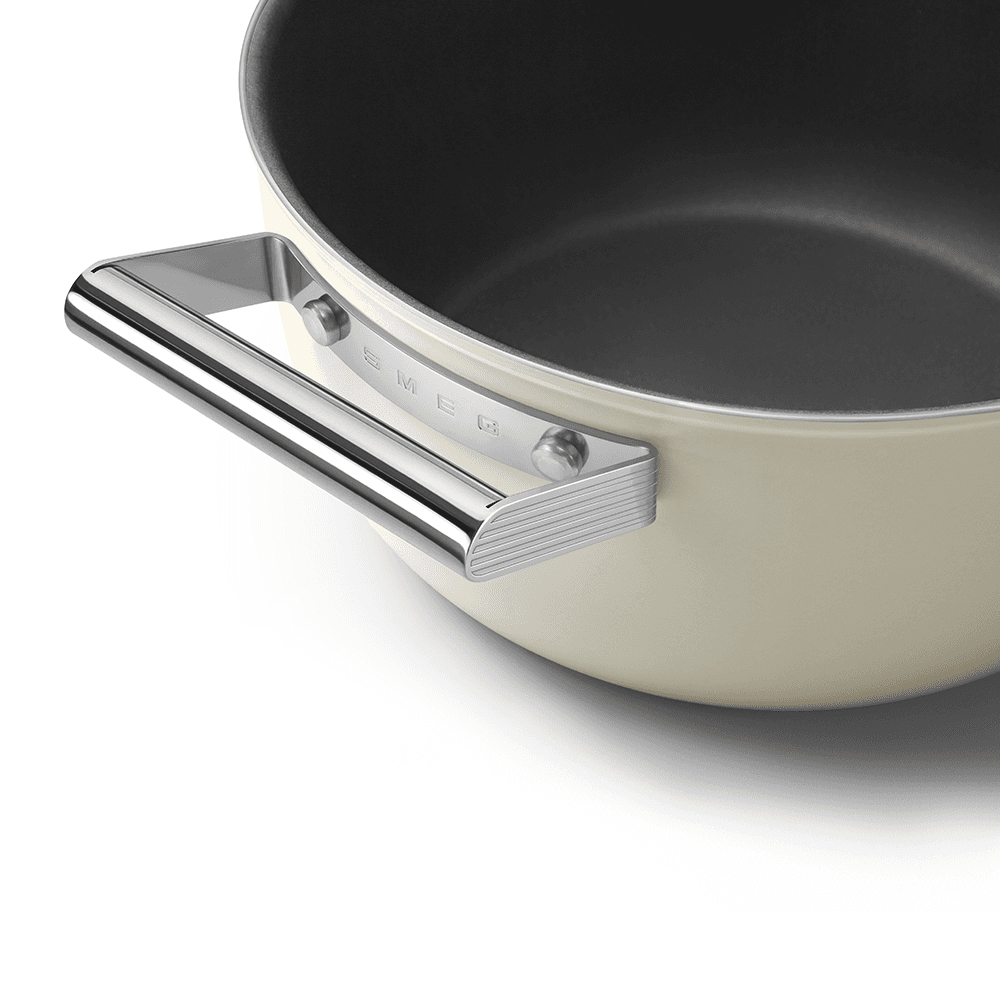 Retro 50's Style Non-Stick Casserole Dish, 26cm, Cream