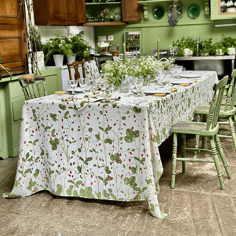 Fraise De Bois Linen Tablecloth, 165 x 300cm, Red