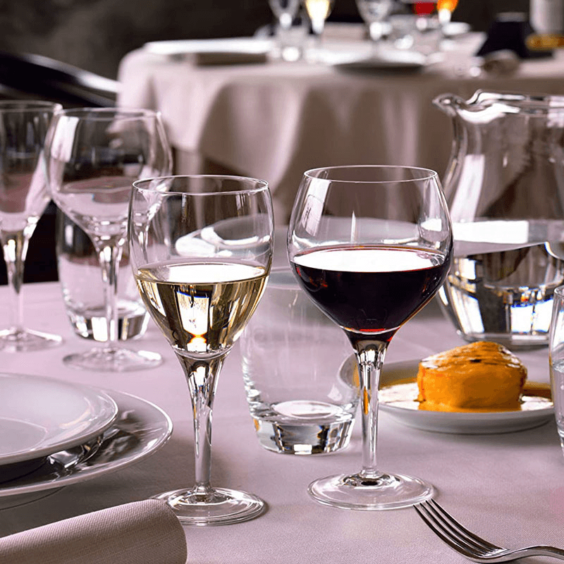 Michelangelo Masterpiece set of 4 wine glasses, 235ml