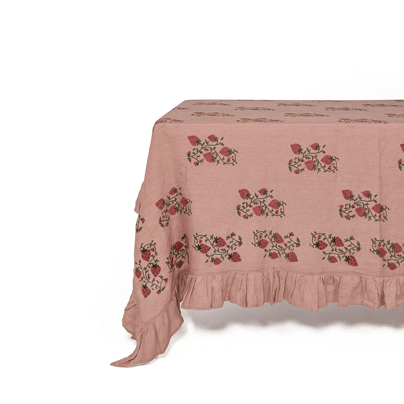 Fraises des Bois Tablecloth, 180 x 270cm, Pink