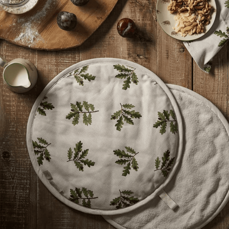 Acorn &  Oak Hob Cover, D38cm, Natural