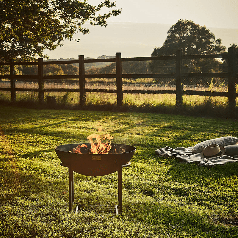 Outdoor cast iron firebowl on stand, W57cm, Rust