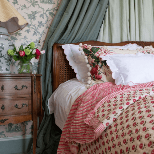 Image showing the Daisy King/Super King  Size Quilt, Pink product.