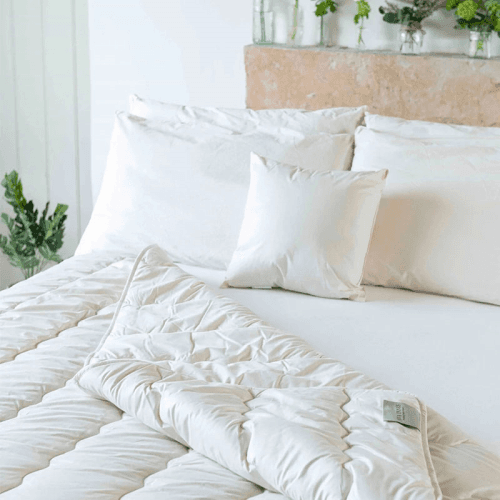 Image showing the Cashmere & Wool Light Summer Duvet product.