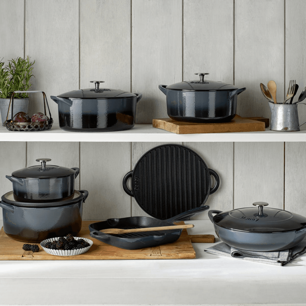 Halo Shallow casserole dish, 30cm, Cast Iron