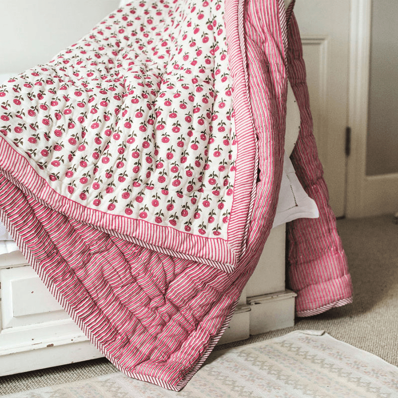 Daisy King/Super King  Size Quilt, Pink