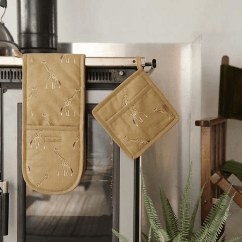 Image showing the Giraffe Double Oven Glove product.
