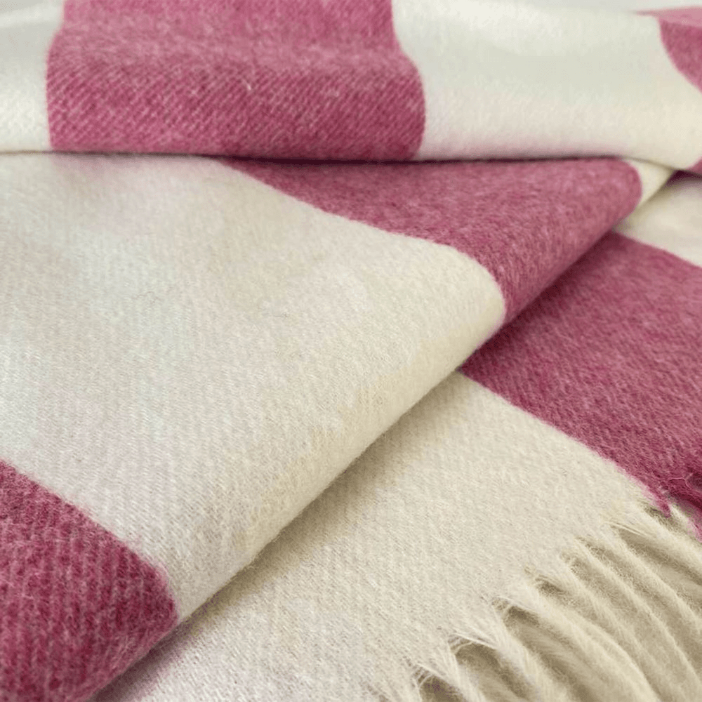 The Rossetti Merino Lambswool Throw, 140 x 185cm, Pink