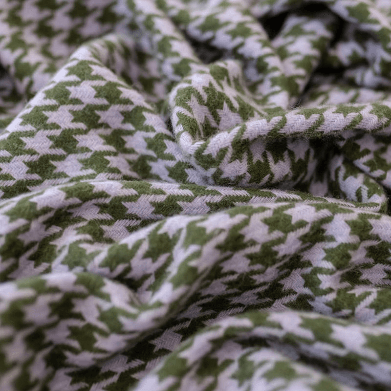Lambswool Blanket, 150 x 200cm, Olive Houndstooth