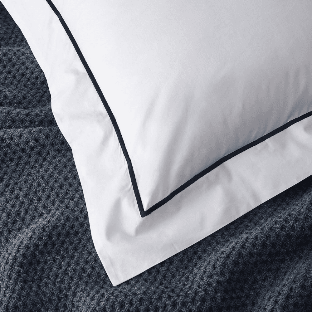 Savoy - 400 Thread Count Egyptian Cotton Oxford pillowcase, 50 x 75cm, White/Navy