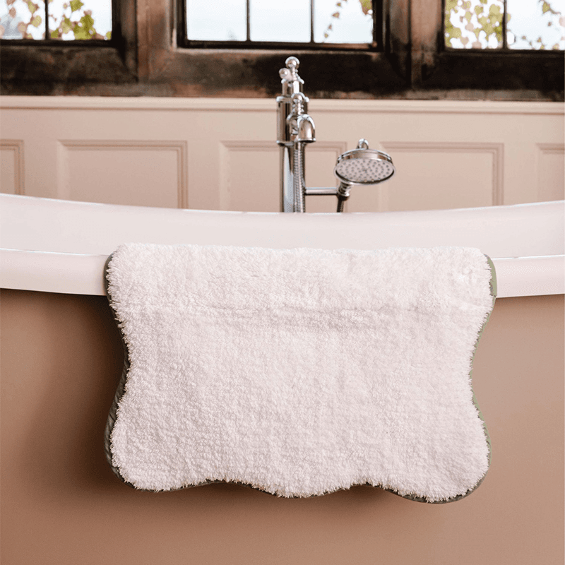 Scalloped Piped Bath Mat, 80 x 50cm, Asparagus