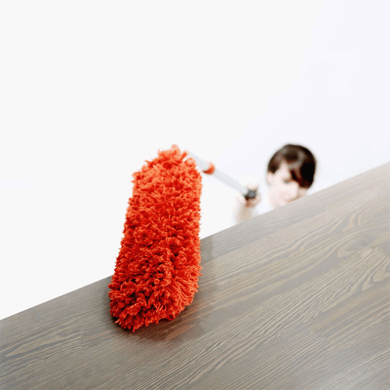 Microfibre extendable duster, red