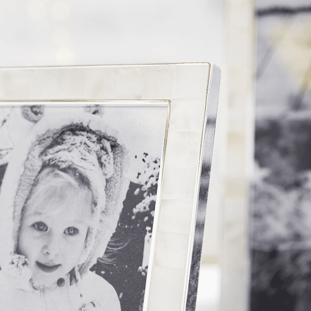 Mother of Pearl Photograph frame, 4 x 6", White