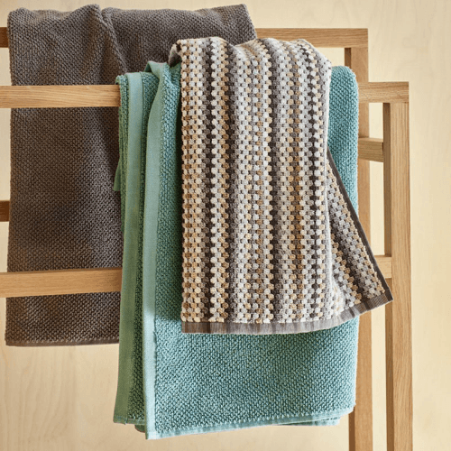 Image showing the Carnaby Stripe Bath Towel, Neutral product.