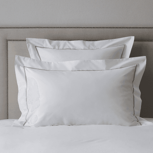 Image showing the Savoy - 400 Thread Count Egyptian Cotton Oxford pillowcase, 50 x 75cm, White/Silver product.
