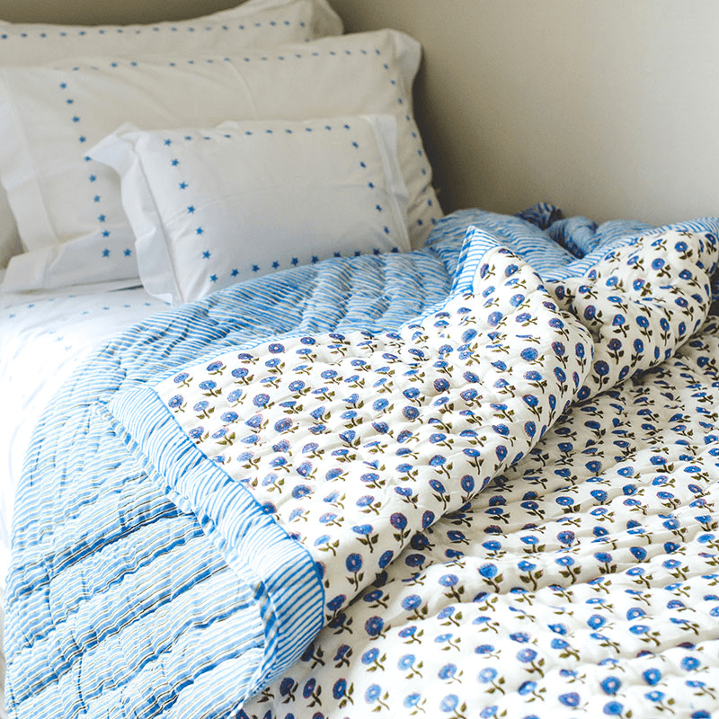 Daisy Double Quilt, Blue