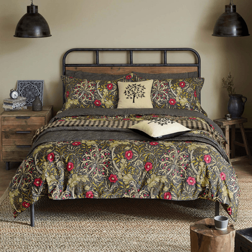 Image showing the Morris Seaweed Duvet Cover Set, King, Black product.