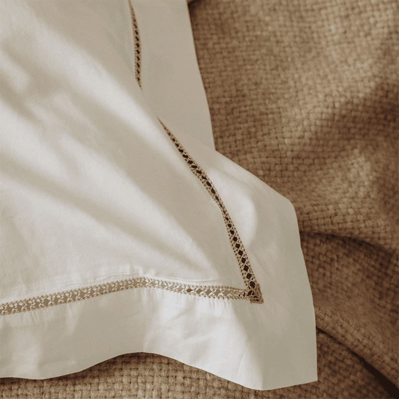 Georgiana Ladderstitch Oxford Pillowcase, Standard, Nougat