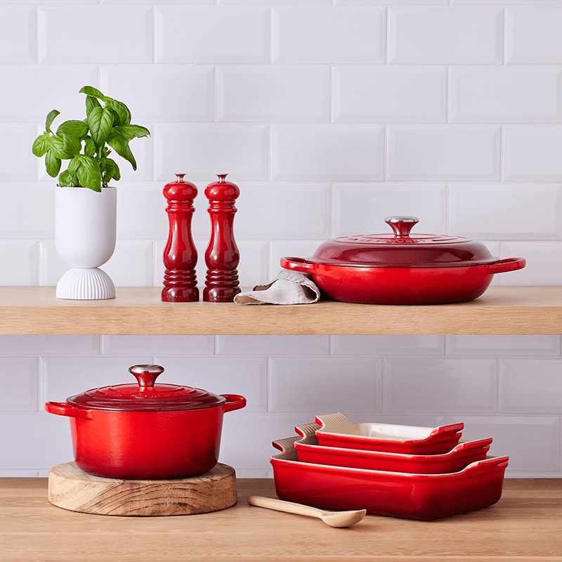 Stoneware Rectangular dish, 32 x 28cm - 3.85 litre, Cerise