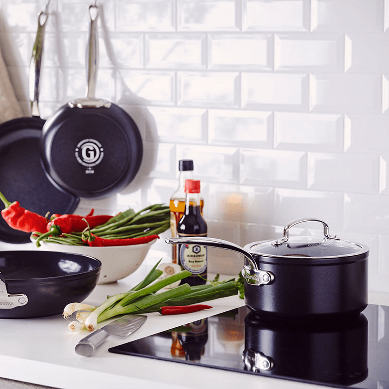 Barcelona Pro Non-Stick Saucepan with Lid, 20, Black