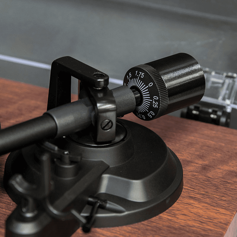 C62 Turntable Shelf System, Walnut
