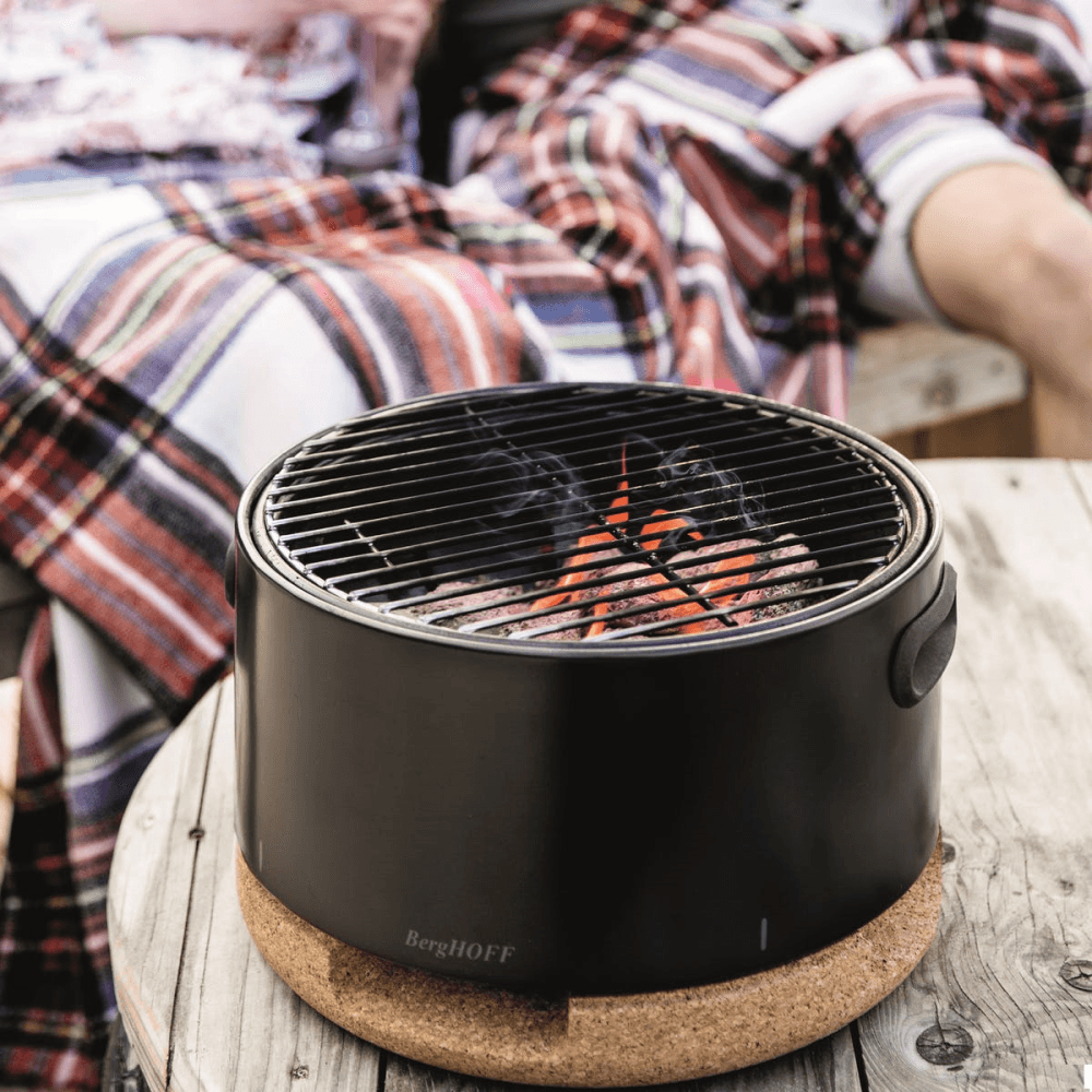 Studio Table BBQ; Black, Black