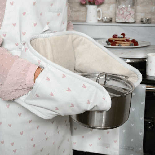 Image showing the Hearts Double oven glove, 18 x 84cm product.