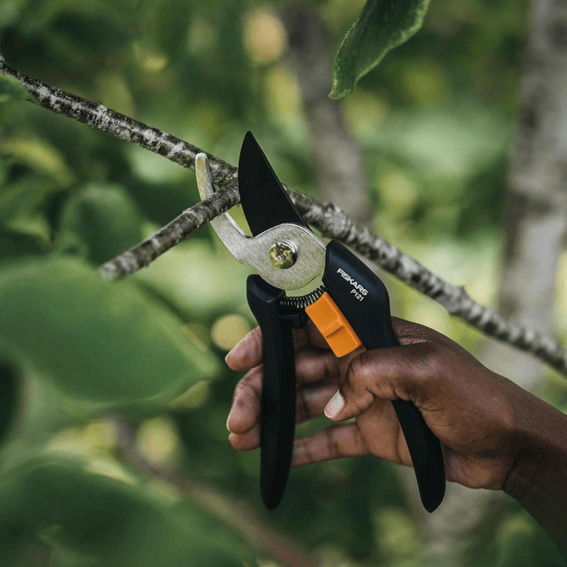 Solid Bypass Pruner P121, Black/Orange/Silver