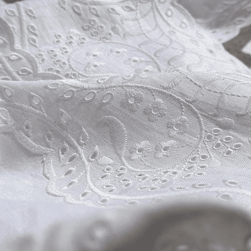 Broderie Anglaise Linen Tablecloth, 165 x 300cm, White