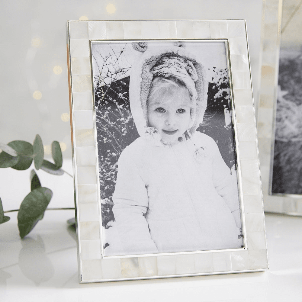 Mother of Pearl Photograph frame, 4 x 6", White
