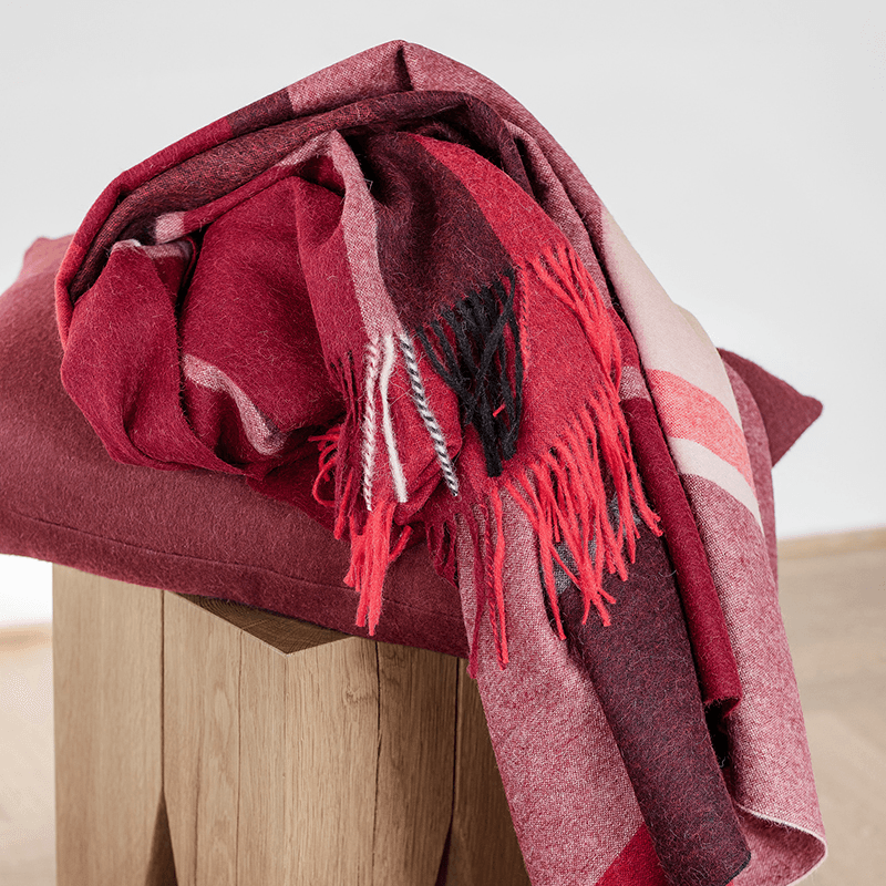 Manhattan Plaid Throw, H200cm x W130cm, Bordeaux/Red