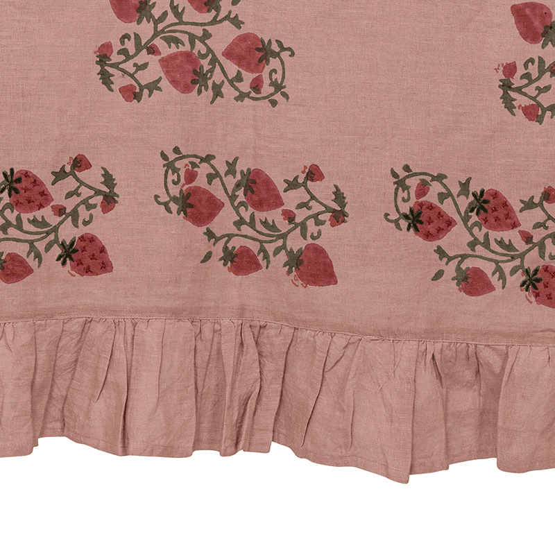 Fraises des Bois Tablecloth, 180 x 270cm, Pink