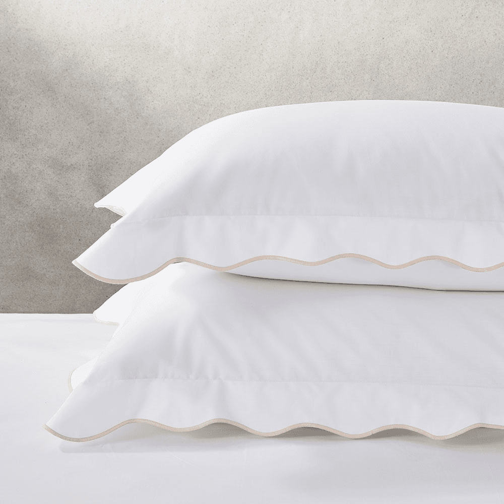 Scallop Edge Pink Oxford Pillowcase, Super king, White/Pink